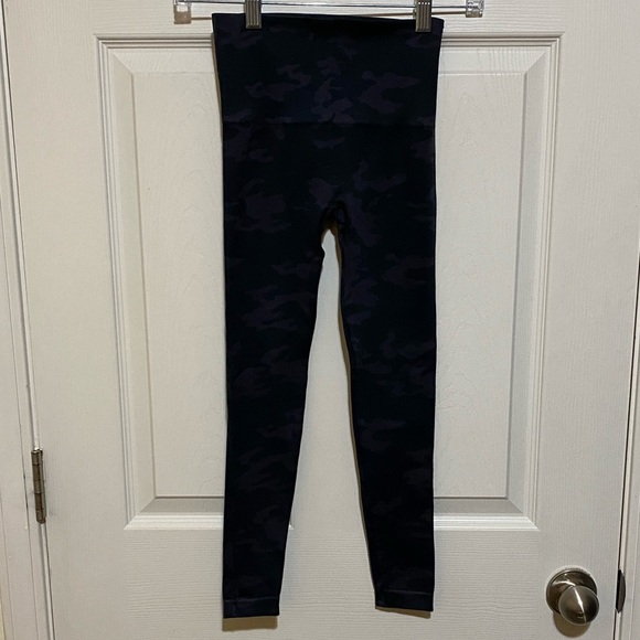 SPANX Gray Camouflage Shapewear Leggings - Picture 2 of 5